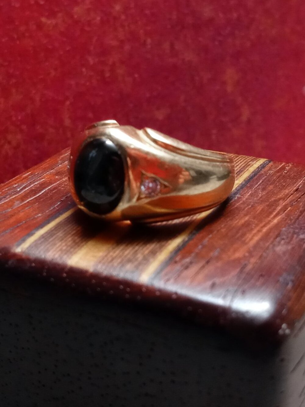 14K Yellow Gold Black Star Sapphire Diamond Ring Size 7